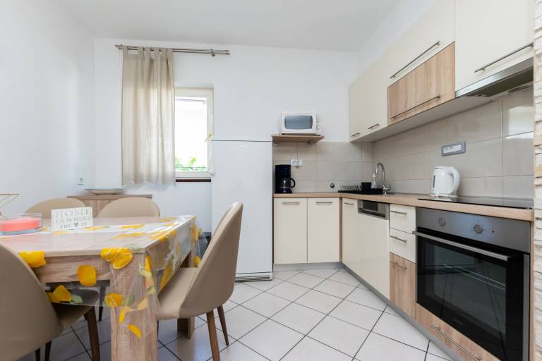 Wonderful rental apartment with pool, patio & barbeque | Garden view | Next to the beach | Pets allowed — photo 4