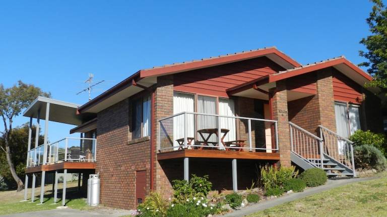 House  Tura Beach