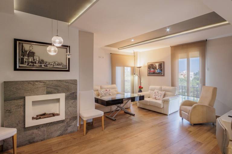 Fully equipped charming rental apartment with terrace & yard | City view | Perfect for remote work | Dogs allowed — photo 2