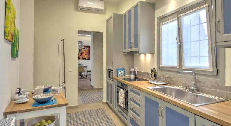 Fully equipped lovely rental apartment with terrace | Next to Acropolis of Athens | Suitable for remote work | Pets allowed — photo 4