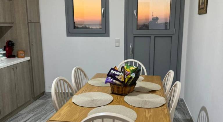 Vacation home with terrace & yard | Next to the beach | Pet-friendly — photo 3