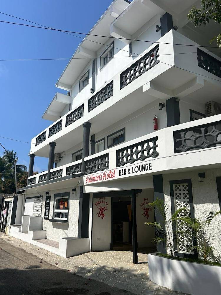 HILLMON'S HOTEL BAR & LOUNGE in Sosúa