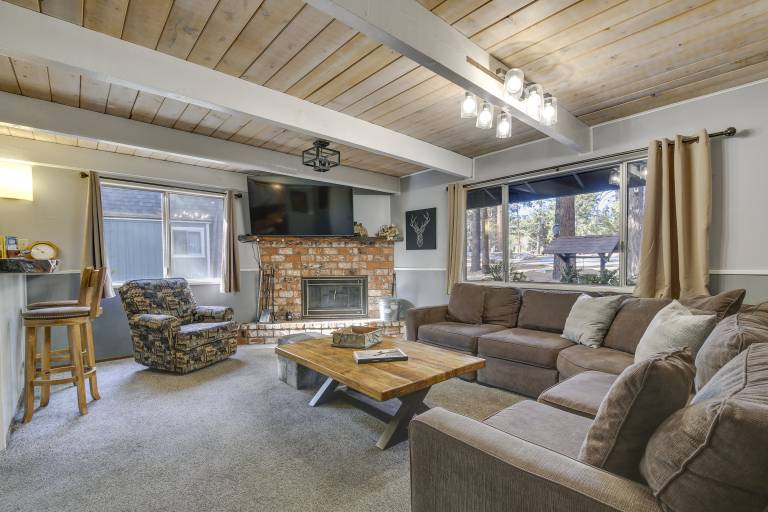 2 Mi to Lake & Skiing: Big Bear Family Cabin in San Bernardino, CA
