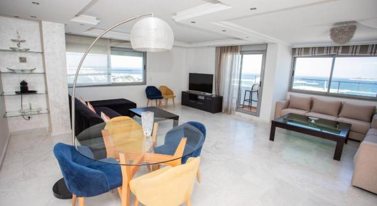 Holiday apartment with private pool & patio — photo 3