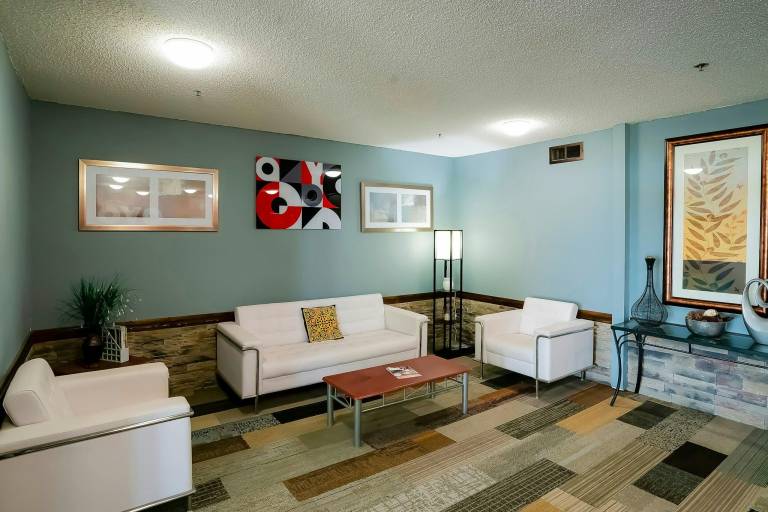 OYO Hotel Redwood Falls near Jackpot Casino — photo 2