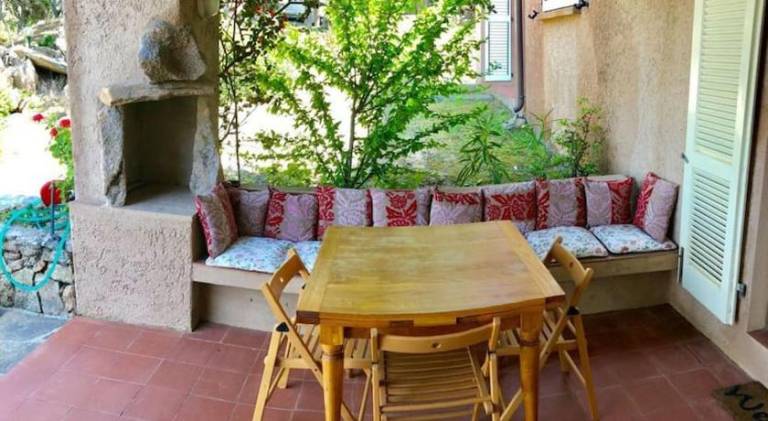 Vacation home with yard, patio & private pool | Pet-friendly — photo 3
