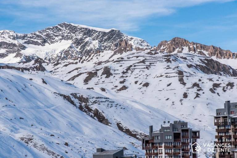 Luxury Apartment Sleep 10 Ski Parking Lockers — photo 4