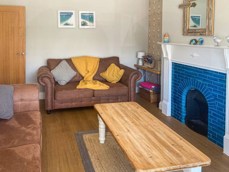 Cottage with terrace, yard & BBQ — photo 2