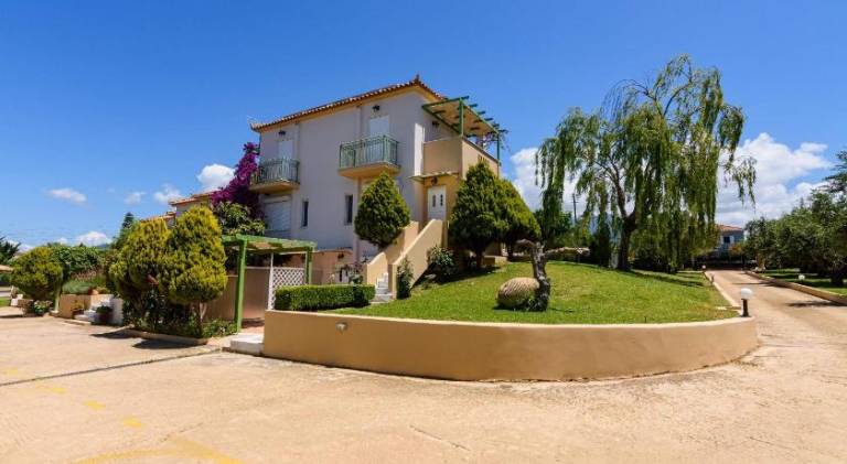Terpsi Apartments - Kyparissia Garden Retreats — photo 4