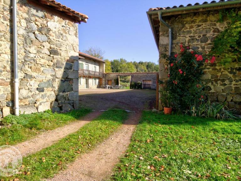 Large Character Cottage for 15 People with Garden in Luré — photo 2
