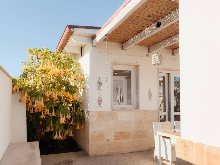 Apartment 'Scorci di Mare Mediterraneo' for 4 with Garden, Wi-Fi, Pet Friendly — photo 3