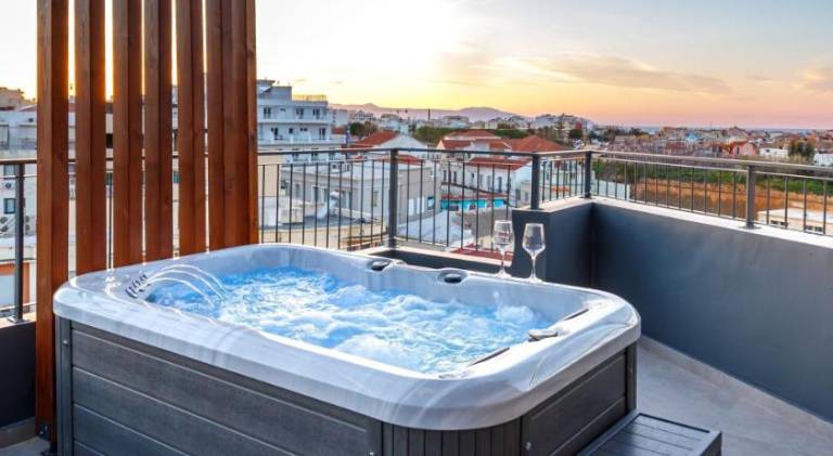 Rental apartment with patio & hot tub in Chania
