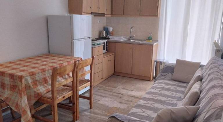 Rental apartment with patio — photo 3