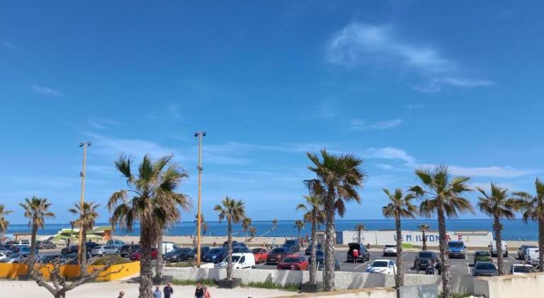 House with 6 rooms for 15 persons in Torreilles