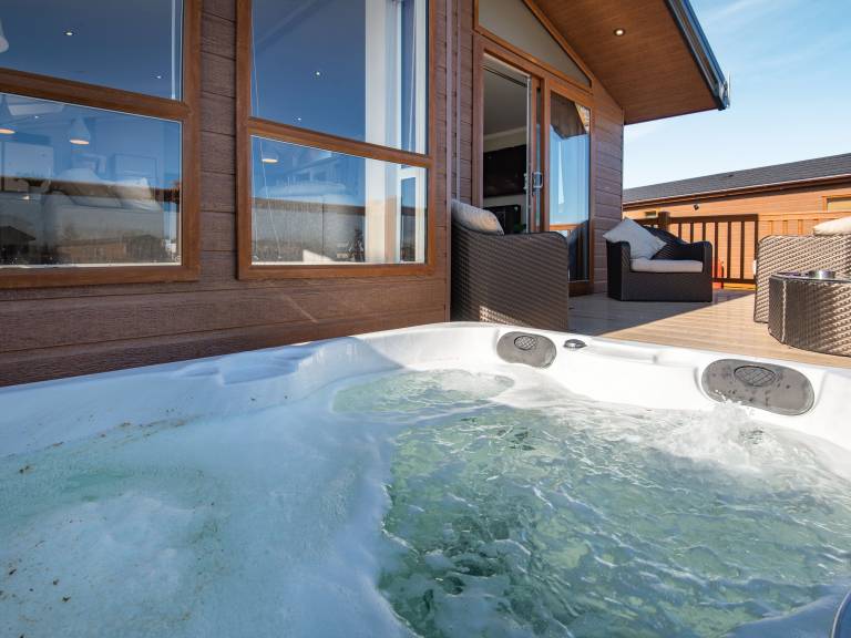 Child-friendly cottage with garden & hot tub | River view | Dogs allowed — photo 4