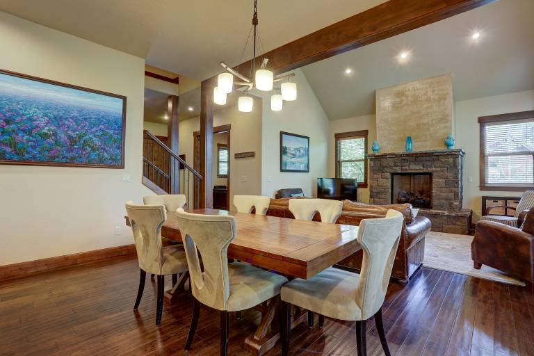 Vacation home with barbeque | Mountain view in Bend, OR