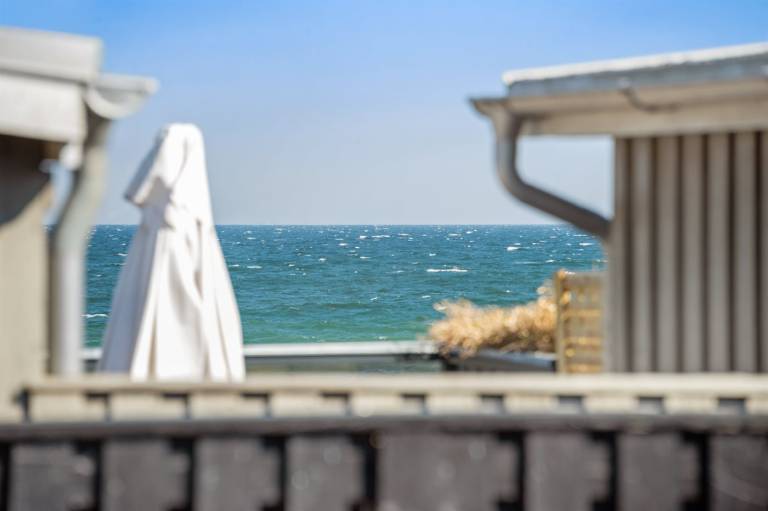 Fully equipped nice vacation home with yard & terrace | Sea view | Pets allowed — photo 2