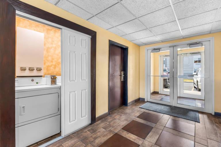 Quality Inn & Suites Salt Lake City Airport West — photo 5