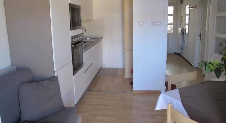 Serviced apartment with grill, terrace & yard — photo 2