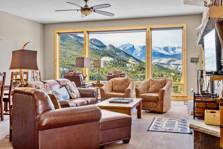 Family-oriented ample condo with patio & private pool | Dogs allowed — photo 5