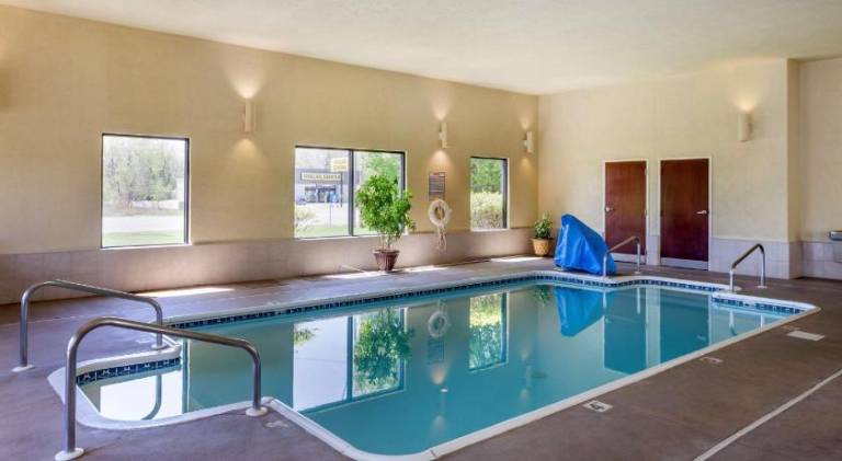 Best Western Plus Springfield Airport Inn — photo 2