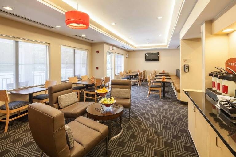 TownePlace Suites by Marriott Jacksonville Butler Boulevard — photo 2