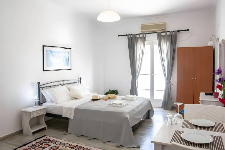 Studio | Mountain view | Close to the beach | Dogs allowed in Santorini