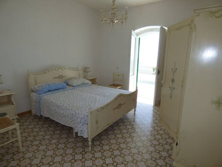 Rental apartment with yard & terrace — photo 4