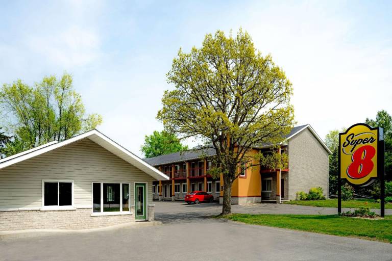 Super 8 By Wyndham Kingston in Kingston, ON
