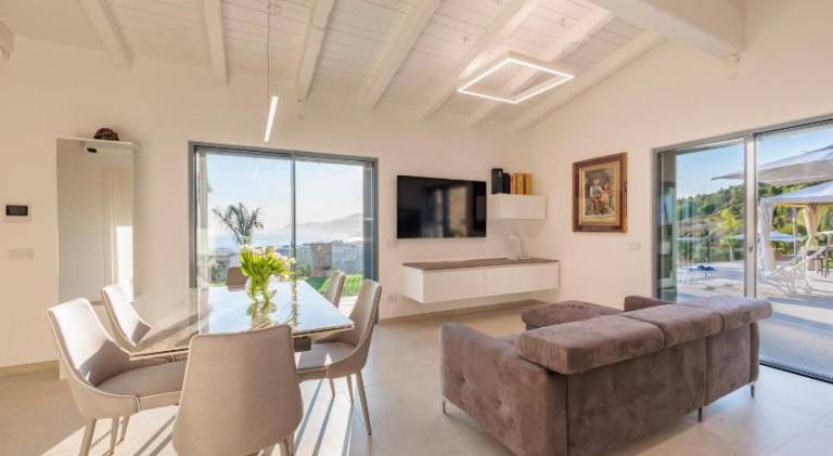 Pleasant villa with pool & jacuzzi | Pet-friendly — photo 3