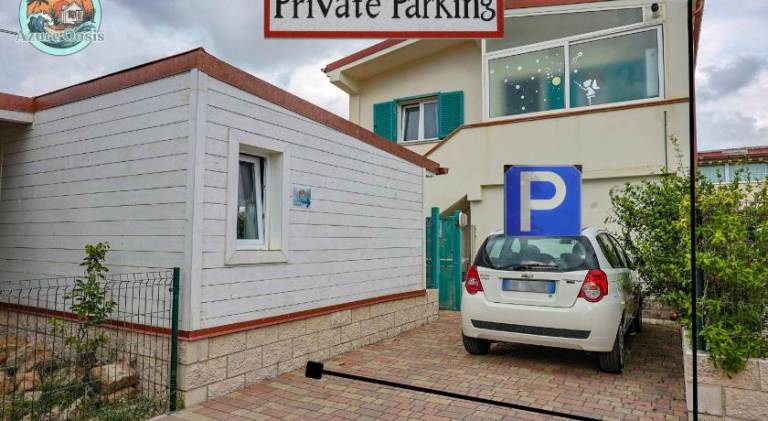 Azure Oasis with parking near the airport & beach in Fiumicino