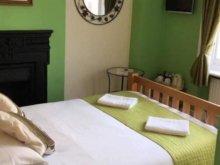 Bed & Breakfast Ealing