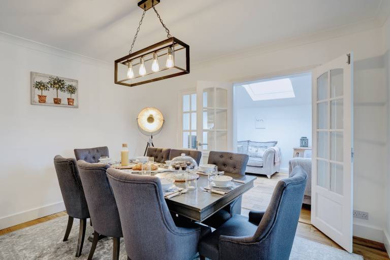 Norfolk Luxe Beach House Sleeps 8 Dog friendly — photo 5