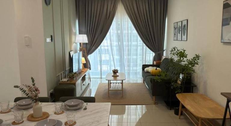 Serviced apartment with patio, pool & barbecue — photo 3