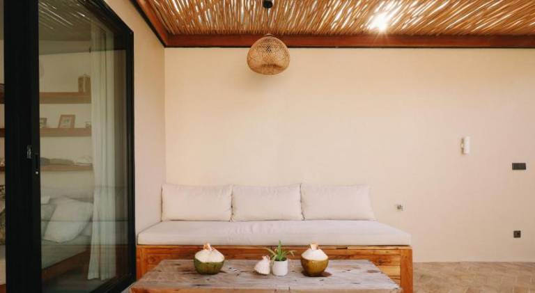 Villa with pool — photo 5