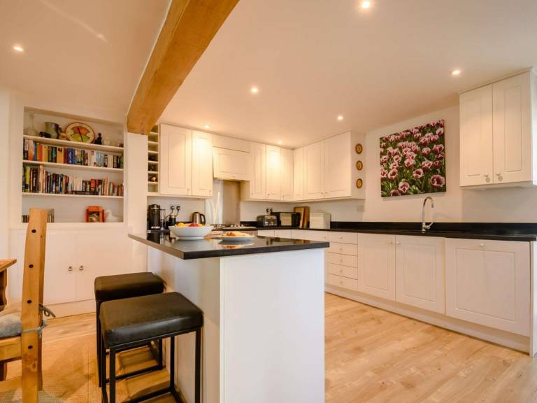 Fully equipped lovely cottage with garden | Pets allowed — photo 4