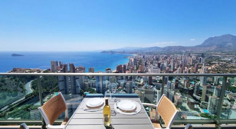 Apartment with pool in Benidorm