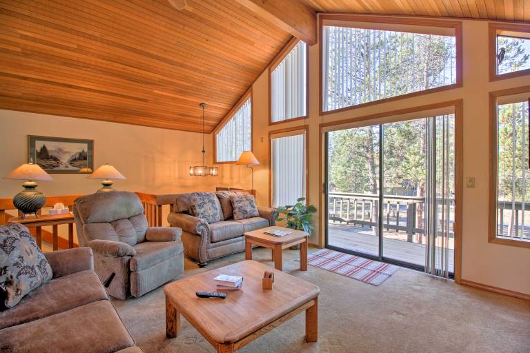 Sunriver Home w/ Hot Tub & 8 SHARC Passes — photo 2