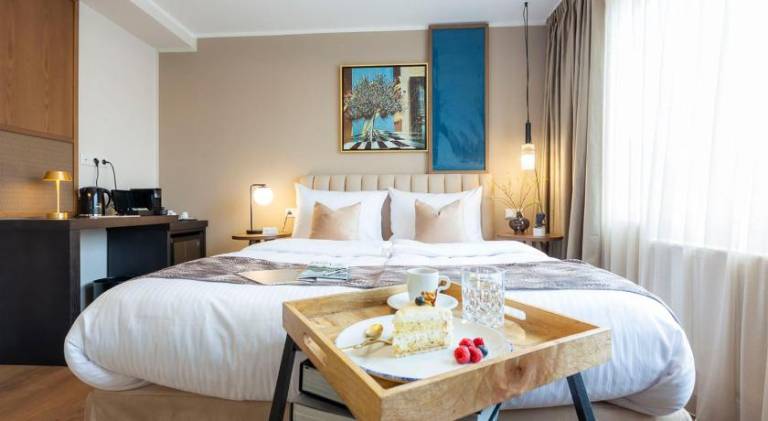 Delphi Hotel & Restaurant