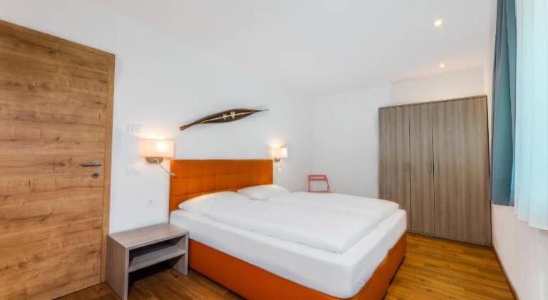 Nice serviced apartment with patio & garden | Dogs allowed — photo 2