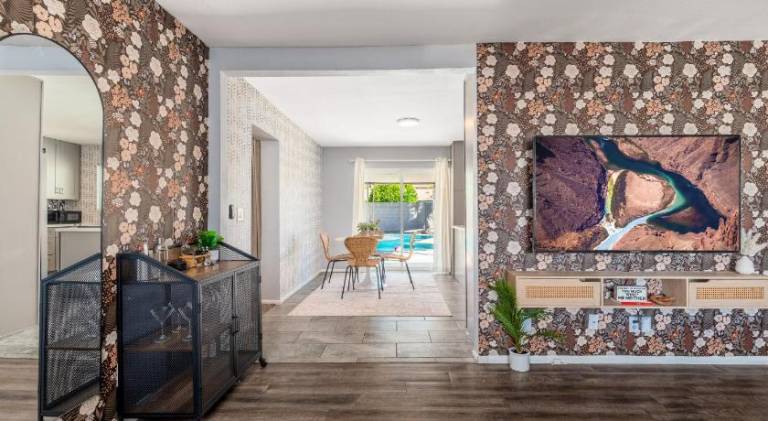 House with private pool & BBQ — photo 2