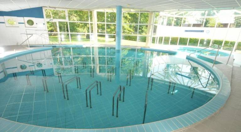 Lovely serviced apartment with patio | Pets allowed — photo 2