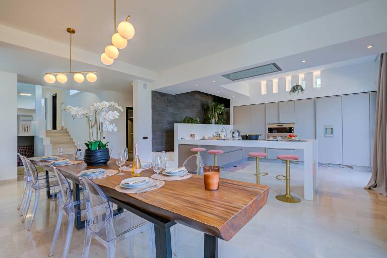 Villa with private pool & yard | Water view | Pets are welcome — photo 4