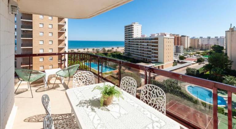 Holiday apartment with pool | Close to the beach | Pet-friendly in Gandia