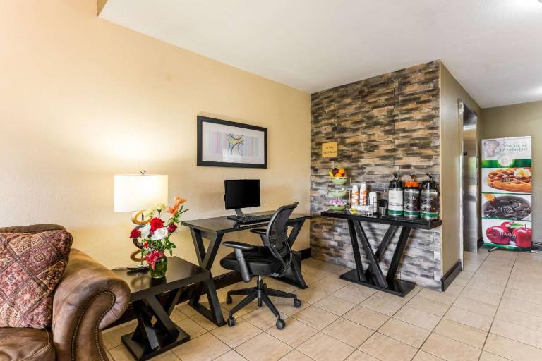 Quality Inn Huntersville near Lake Norman — photo 3