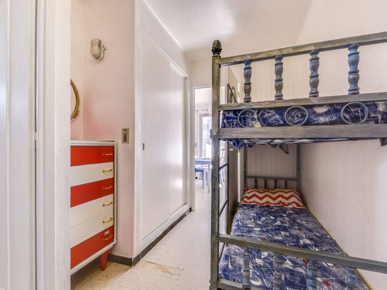 Holiday apartment with patio — photo 4