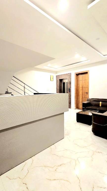 Hotel Trivana Near Bombay Hospital