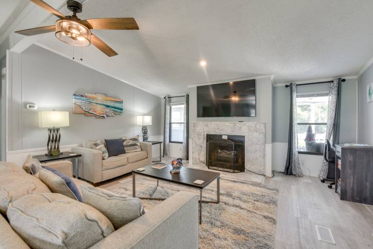 PCB Family Home w Sunroom 1 Mi to Shore