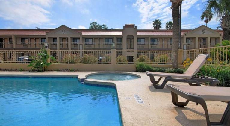 Americas Best Value Inn Kingsville — photo 2