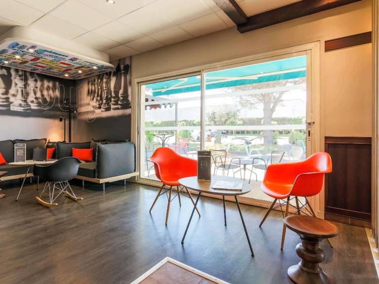 Ibis Carcassonne East La Cite Hotel — photo 3
